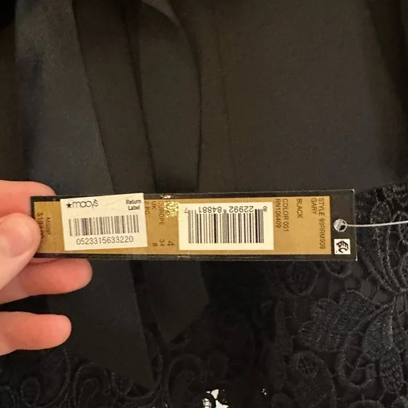 Tahari Arthur Levine Black satin and lace suite Size 4 - Picture 6 of 6